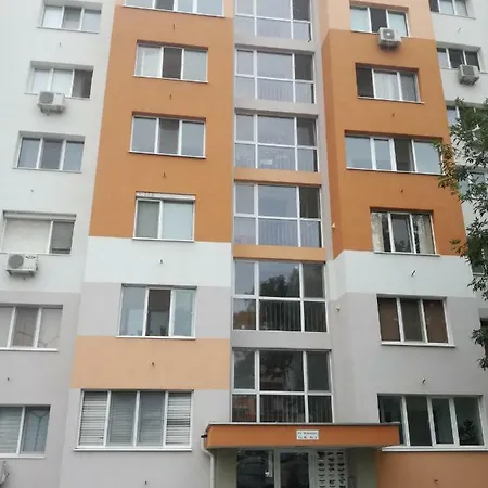 Comfortable 2-bedroom * بورغاس